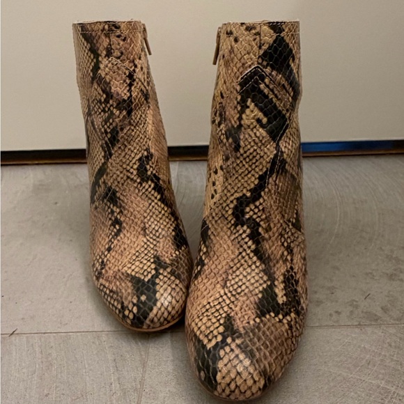 Lucky Brand Ankle Boots - Picture 3 of 6